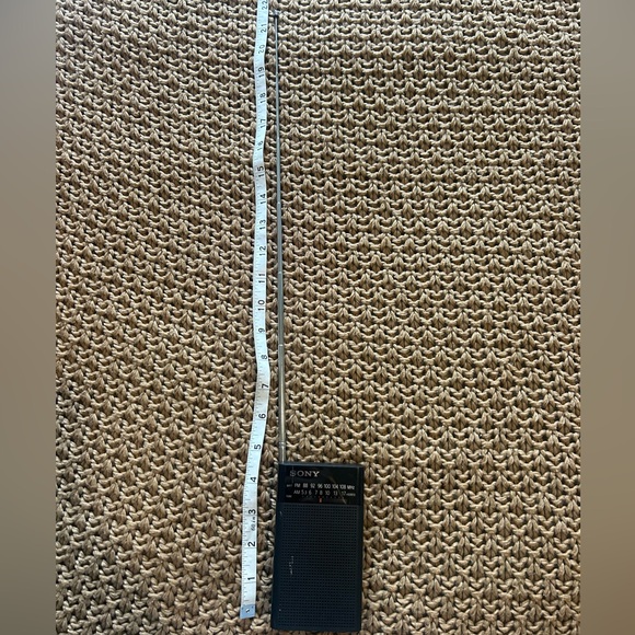 Sony Black AM/FM Portable Radio - Picture 6 of 8